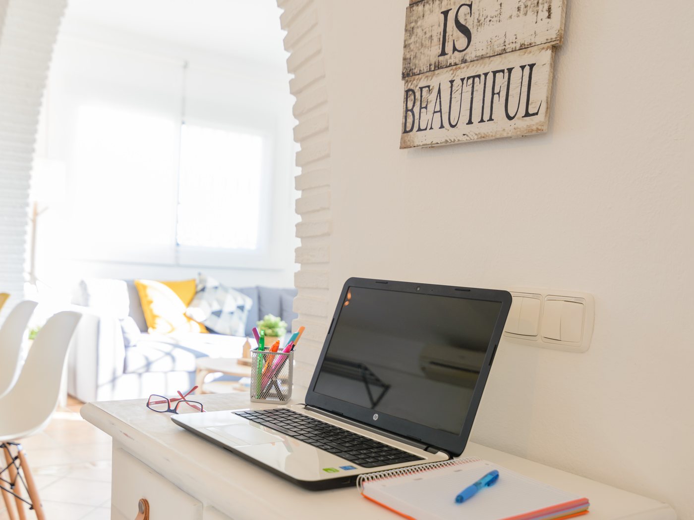 The desk at Country House Serrano, set up for remote work with 800 Mb fibre